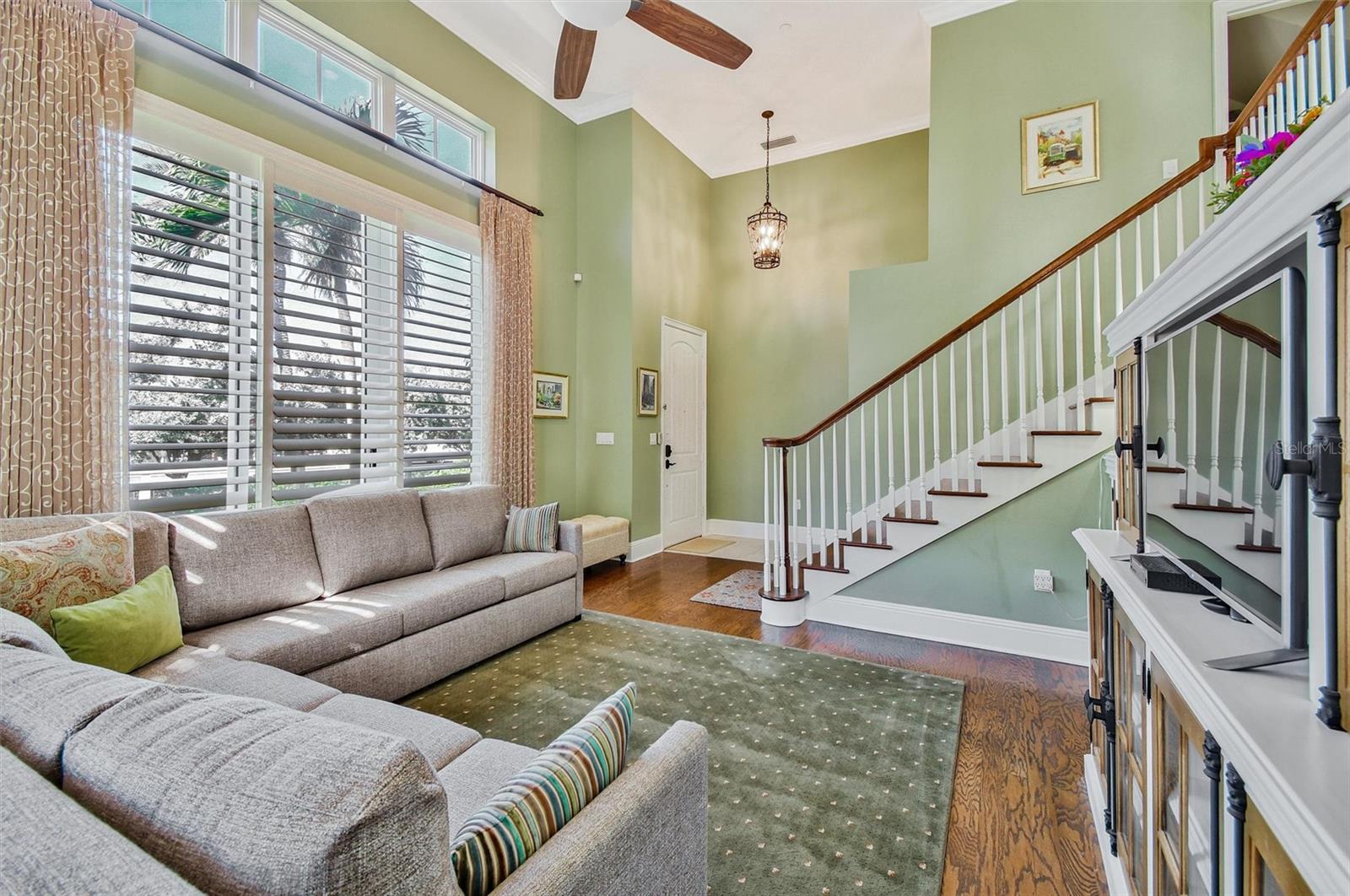 525 MANDALAY AVENUE 11