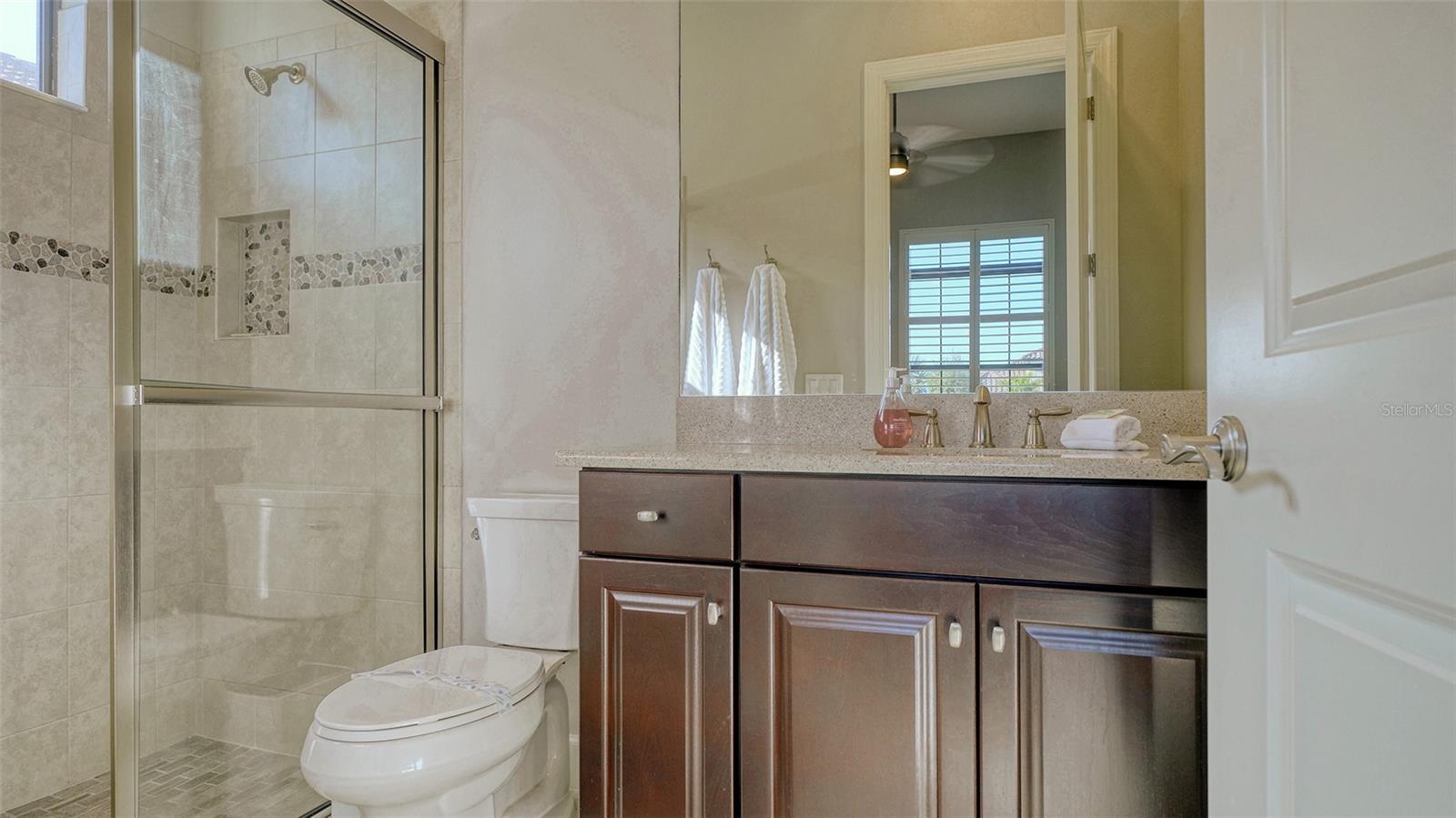 ESPLANADE PH V SUBPHASES A, B, C, D, E&F - Residential Lease