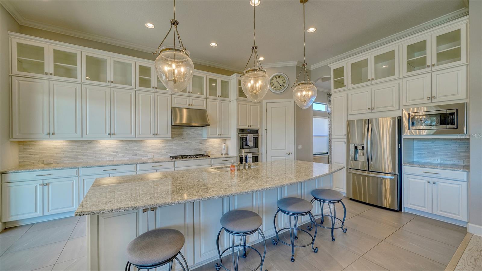 ESPLANADE PH V SUBPHASES A, B, C, D, E&F - Residential Lease