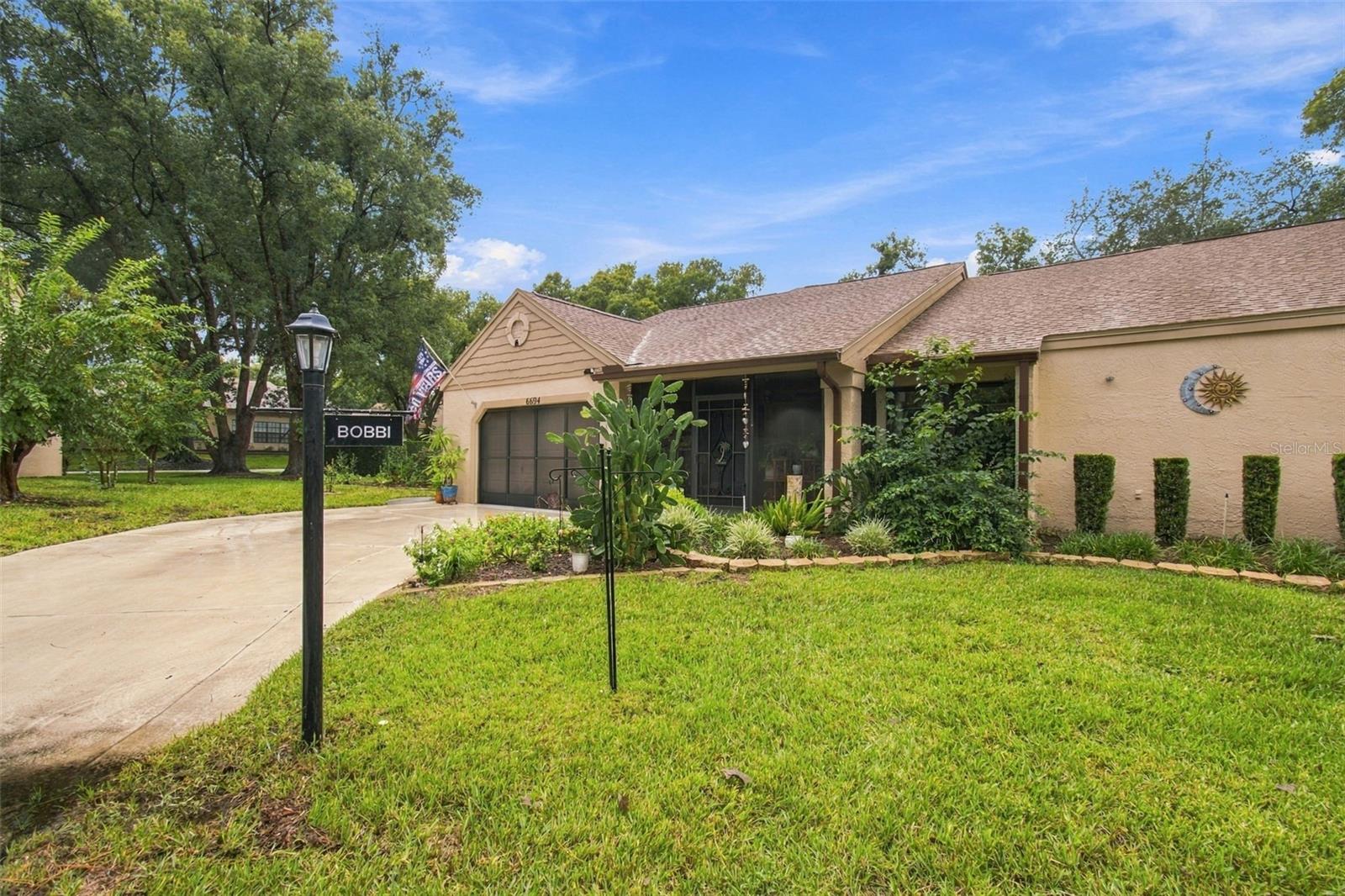 6694 PIN OAK COURT