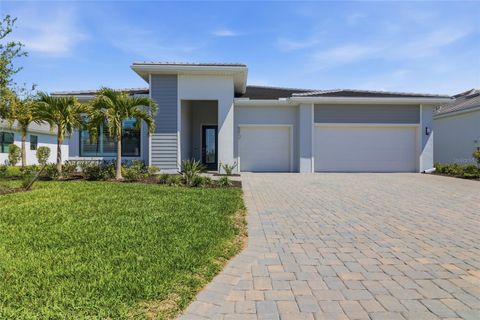 Photo of 5011 Stoney Point Glen, Lakewood Ranch, FL 34211 (MLS # S5146302)