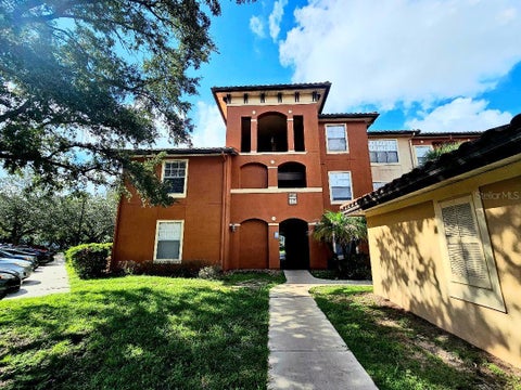 Photo of 5572 Metrowest Boulevard #5-312, Orlando, FL 32811 (MLS # O6441001)