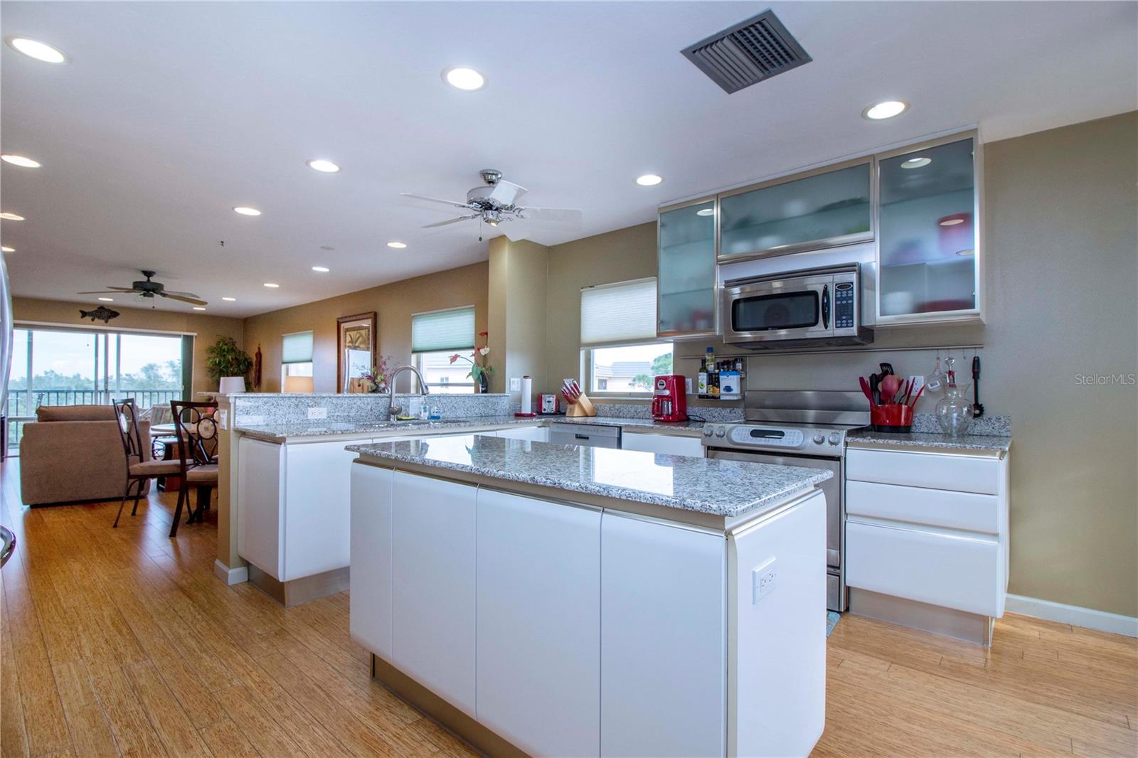 BAY TREE CLUB - Residential Lease