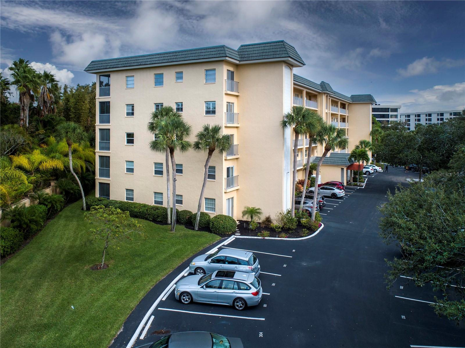 ***In season minimum 30 day lease, $4,000.00/month***
Siesta Key 2 Bed 2 Bath rental. Breathtaking Bay and Gulf views from this stunning fifth floor, end residence. Located in sought-after Siesta Key, close to shopping, restaurants and the nation's number one beach, Siesta Key Beach. Relax and enjoy views across a sparkling pool to gorgeous Sarasota Bay from the privacy of your large balcony and master retreat. There are an additional four windows along the living and kitchen area, allowing for light and bright rooms. The gourmet Lube designed kitchen is a work of art. It has been opened to the dining and living with stainless appliances, recessed lighting, granite counters, and unique modern cabinetry with opaque glass insets. Bamboo wood floors throughout, there is even a bamboo glass panel at the entry, and built in book shelves. With views of morning sunrises and evening sunsets, this is an exquisite condominium ideally positioned in the Bay Tree Club which has private beach cabanas, swimming pools on both the Gulf and bay side.
OFFSEASON: Starting at $1000 week (+ cleaning, fees, and tax) $3000 per month.
IN SEASON: $4000 per month (+ cleaning, fees, and tax).
Rental policy: one-month minimum in season or two weeks minimum out of season. NO PETS for TENANTS.