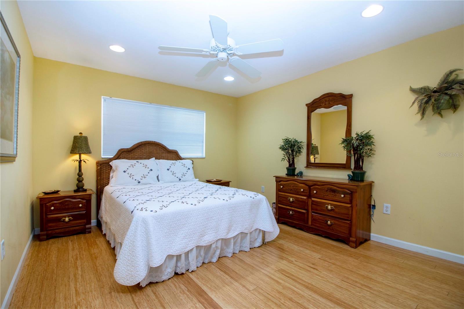BAY TREE CLUB - Residential Lease