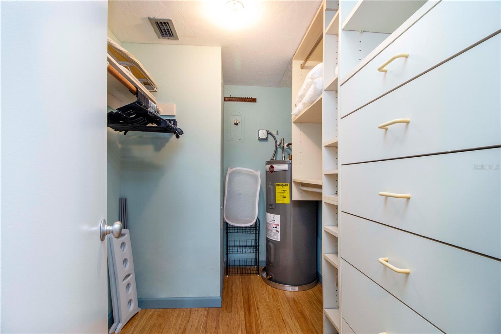 BAY TREE CLUB - Residential Lease