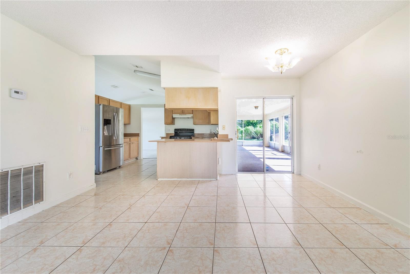 REGENCY POINTE - Residential