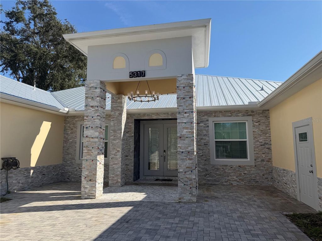 Photo of 5315 3rd, Bradenton, FL 34203 (MLS # A4674039)