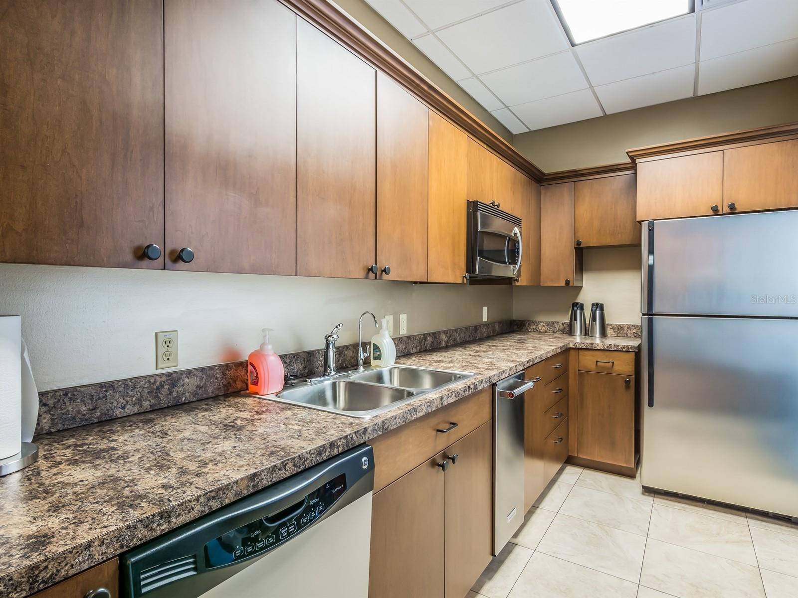 BAY PLAZA - Residential