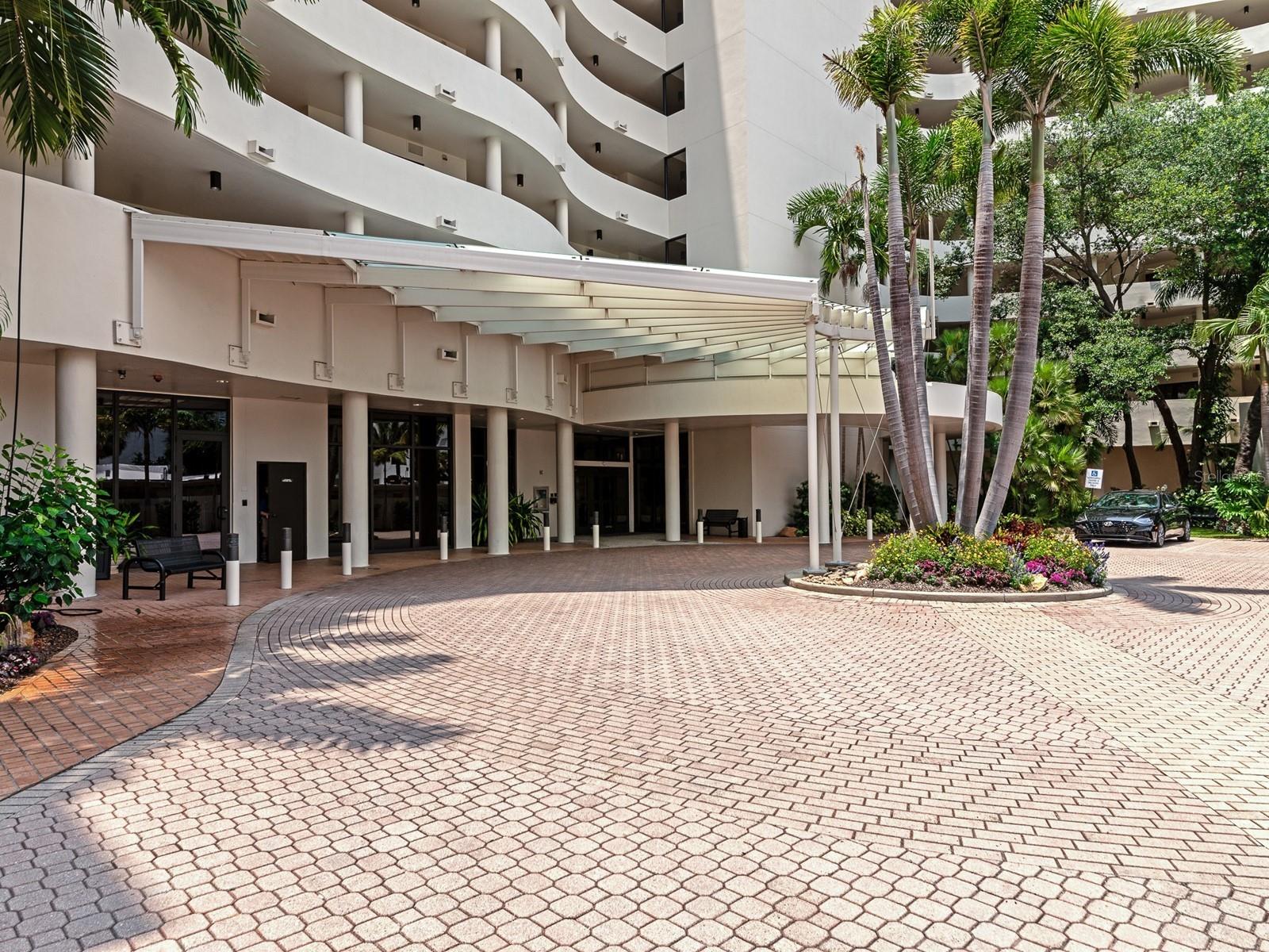 BAY PLAZA - Residential