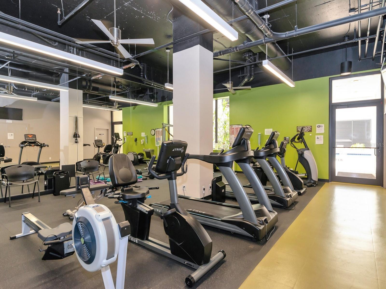 BAY PLAZA - Residential