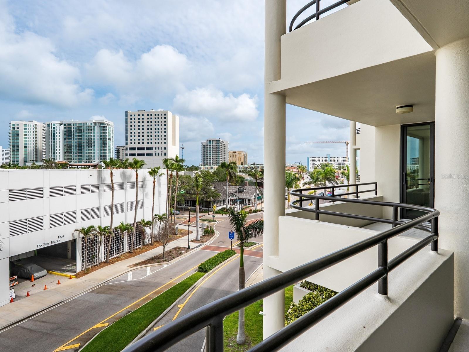 BAY PLAZA - Residential