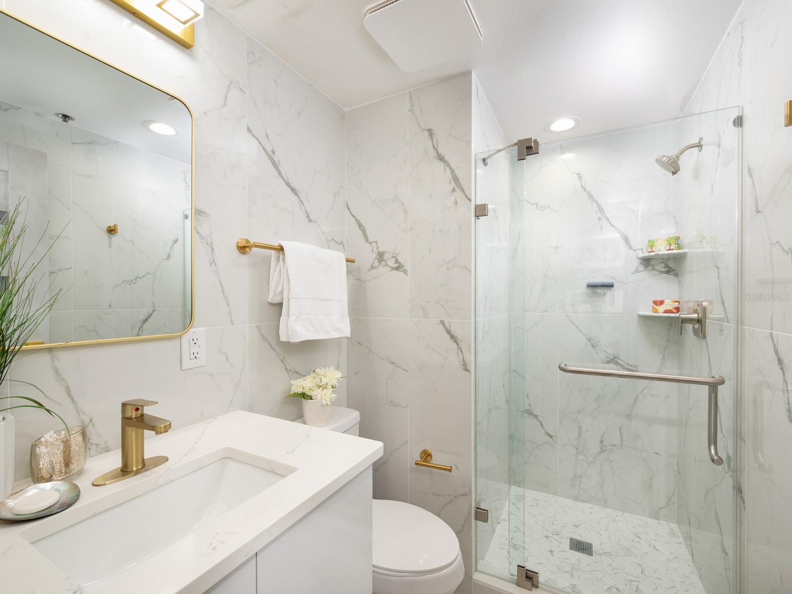 BAY PLAZA - Residential