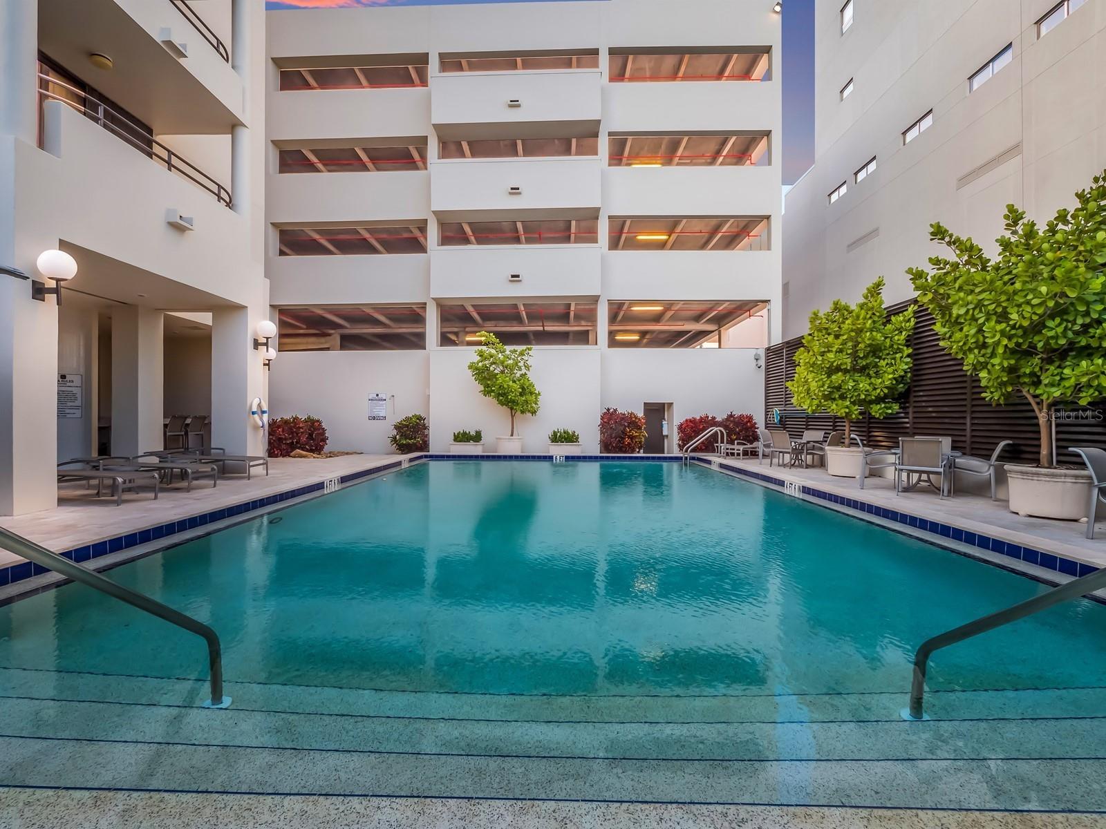 BAY PLAZA - Residential