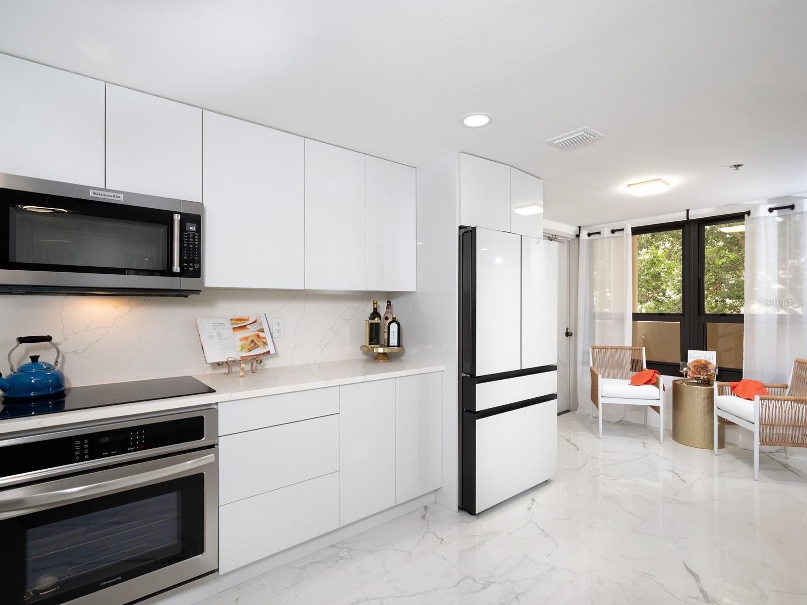 BAY PLAZA - Residential