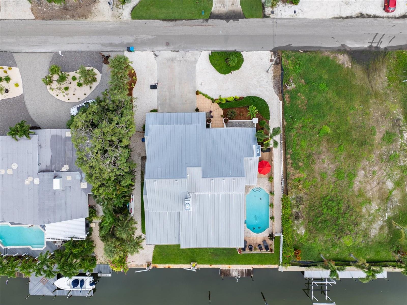 ISLAND HOMES - Residential