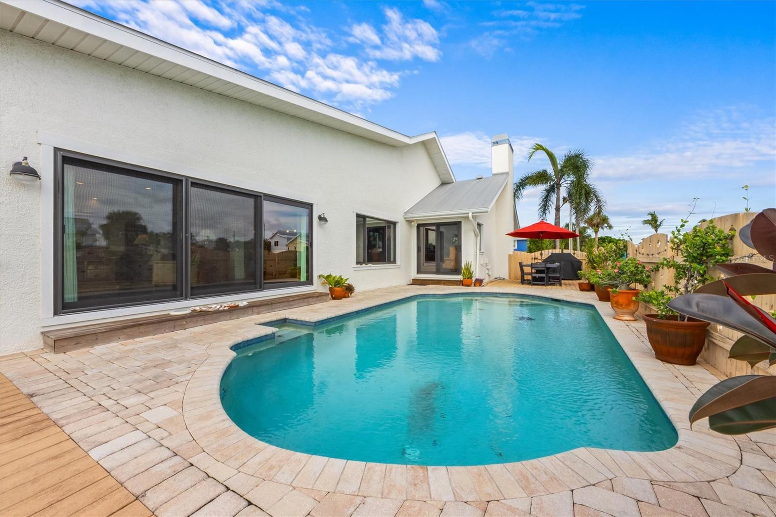ISLAND HOMES - Residential