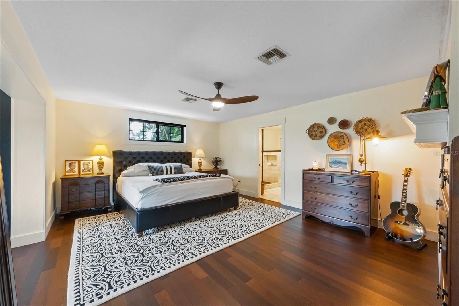 ISLAND HOMES - Residential