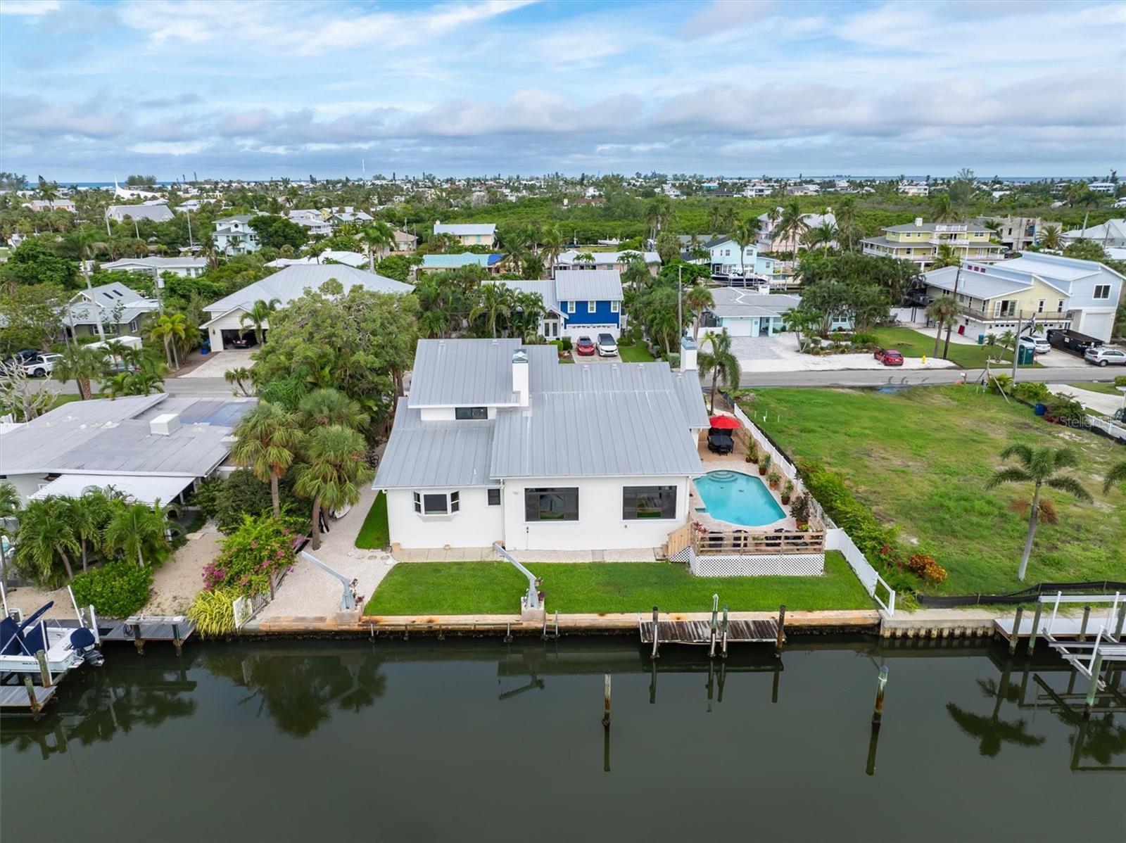 ISLAND HOMES - Residential