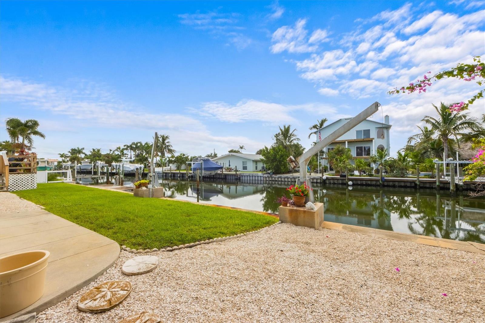 ISLAND HOMES - Residential