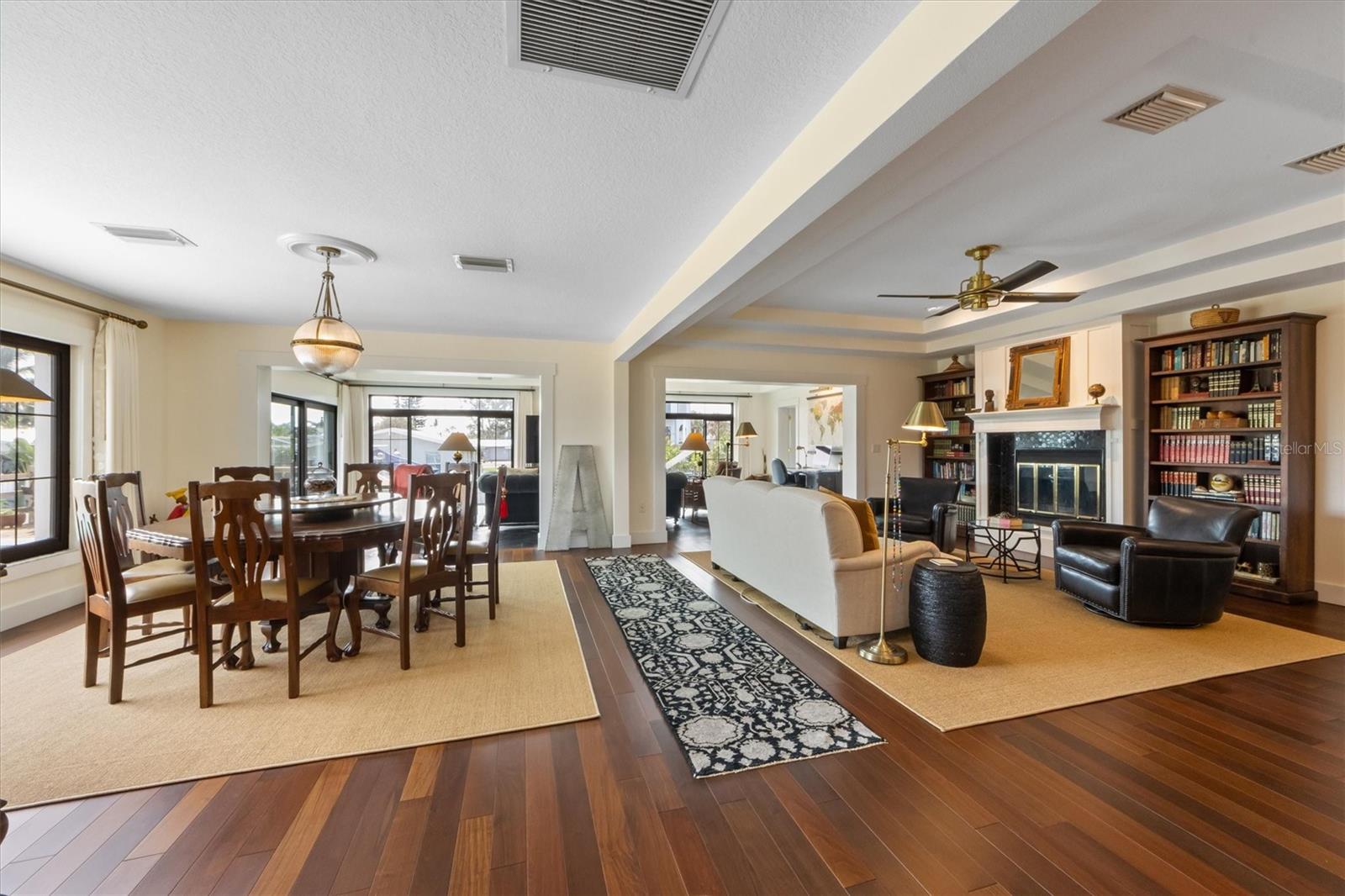 ISLAND HOMES - Residential