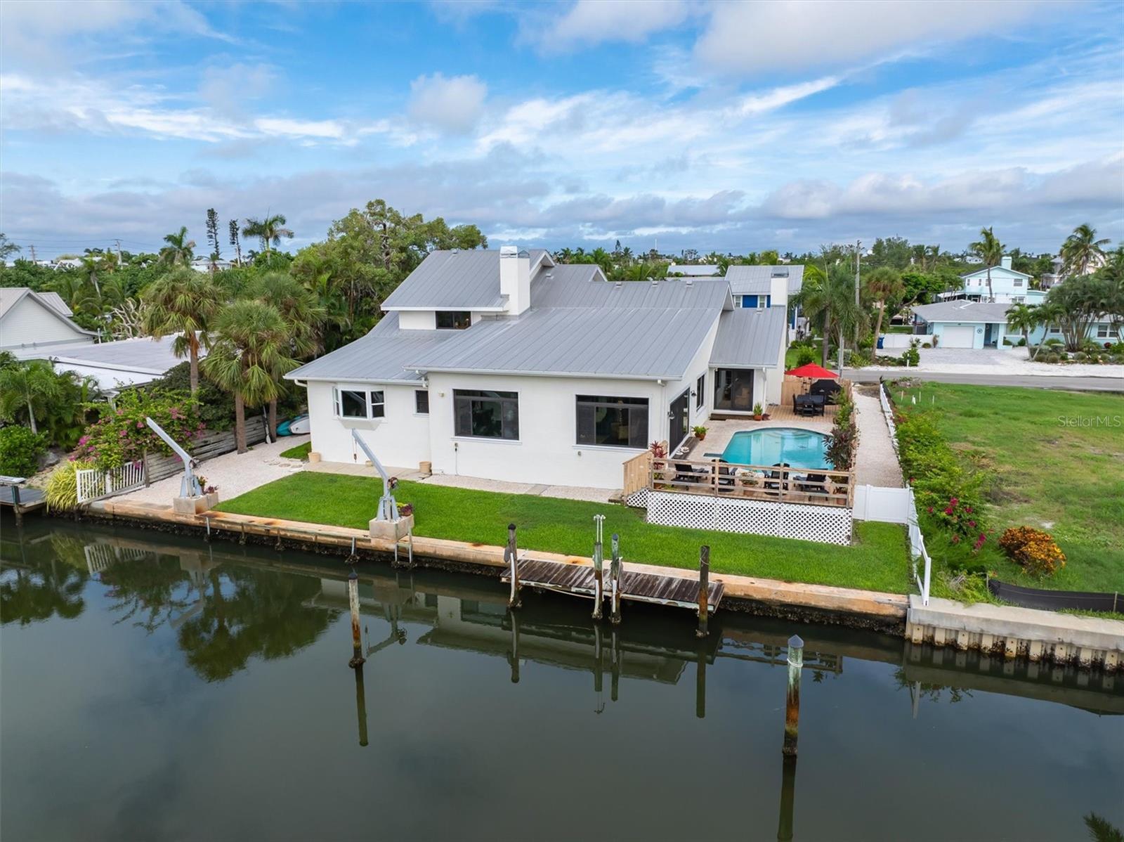 ISLAND HOMES - Residential