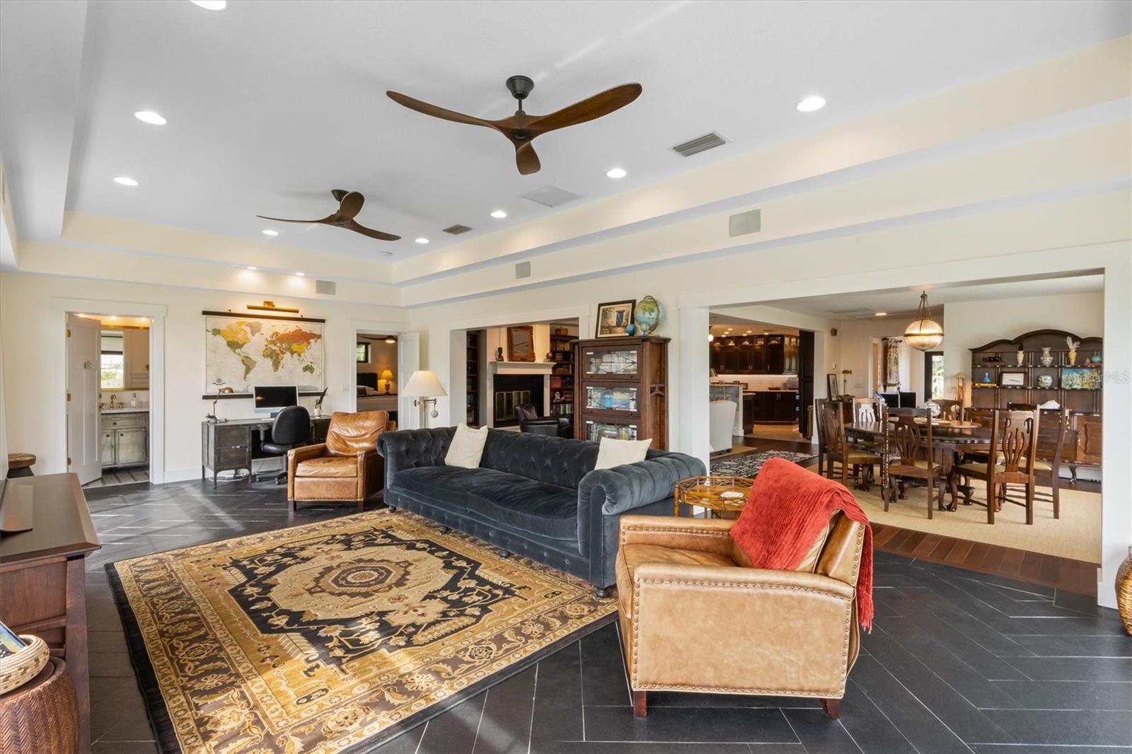 ISLAND HOMES - Residential