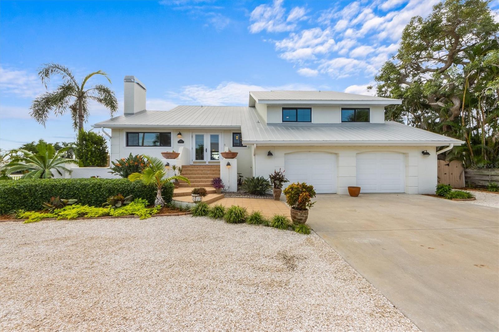 ISLAND HOMES - Residential