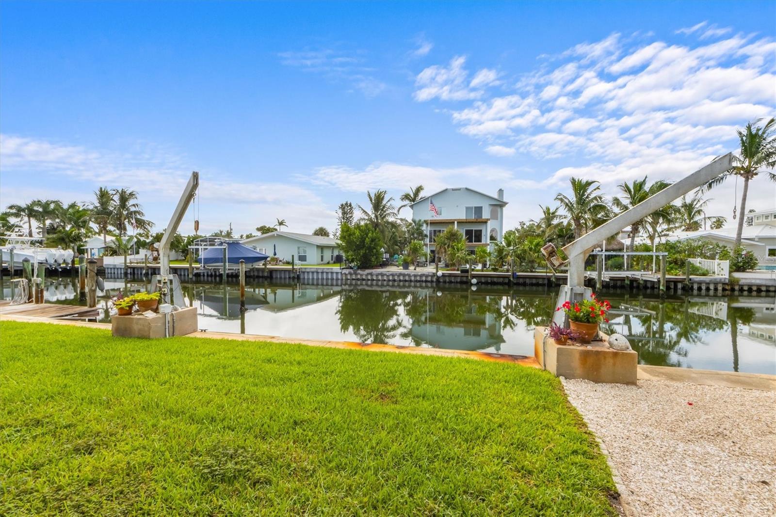 ISLAND HOMES - Residential