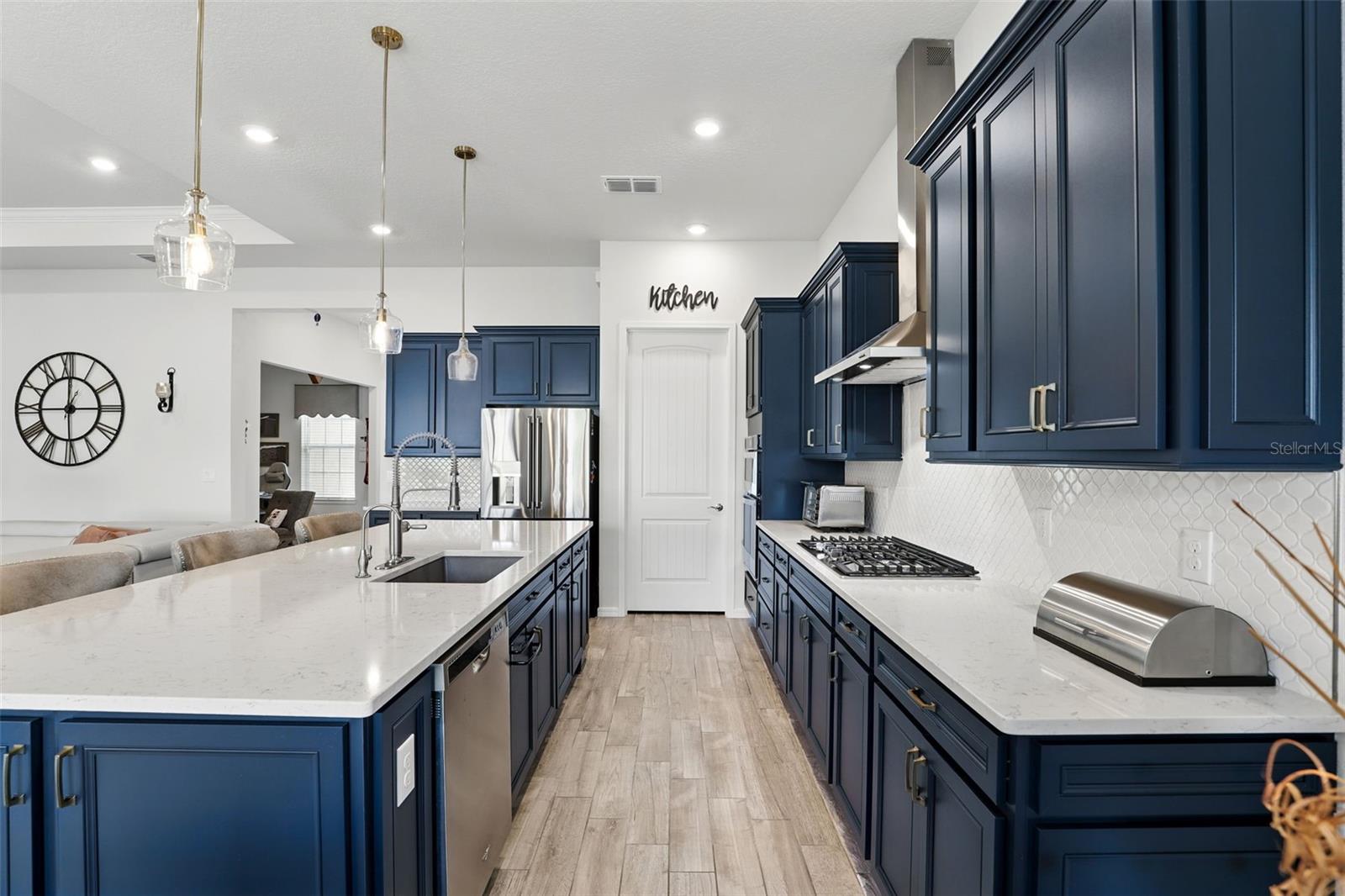 6117 SANDY SPRINGS COURT