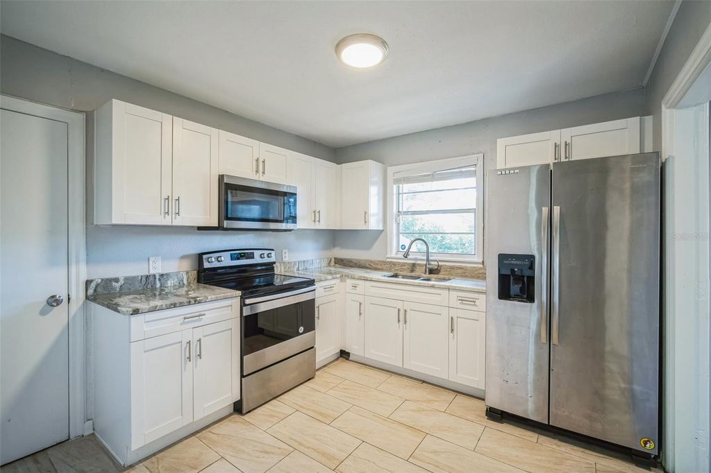 Photo of 503 W Lee Street, Plant City, FL 33563 (MLS # TB8481109)