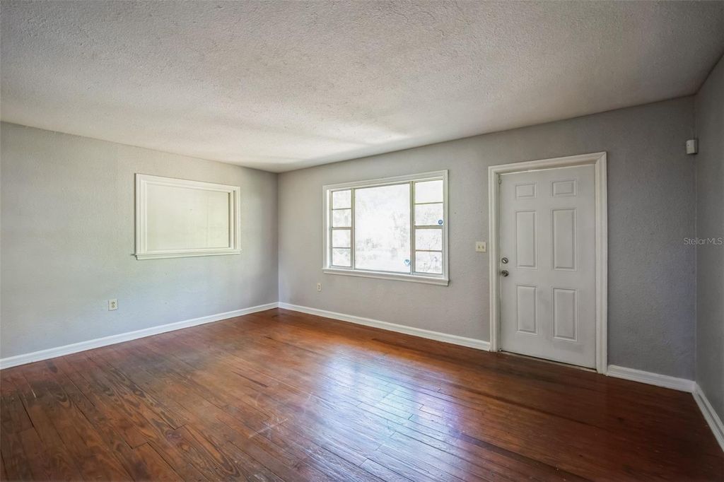 Photo of 503 W Lee Street, Plant City, FL 33563 (MLS # TB8481109)