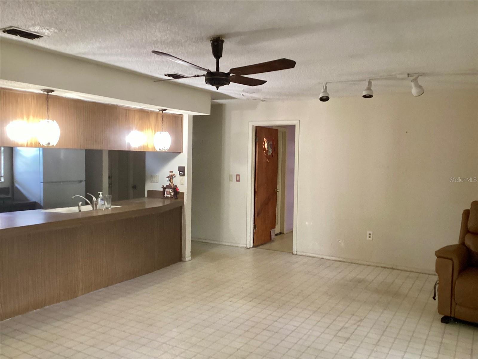 SHADOW LAKES - Residential