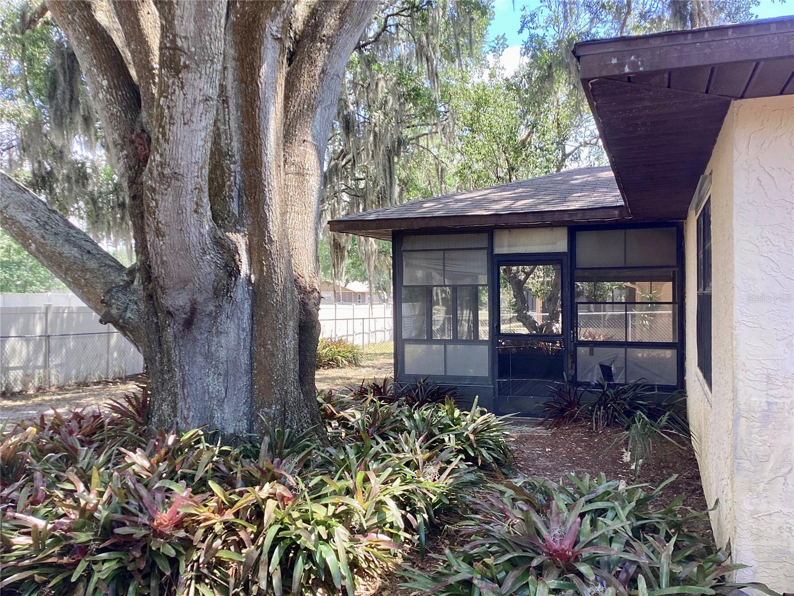 SHADOW LAKES - Residential