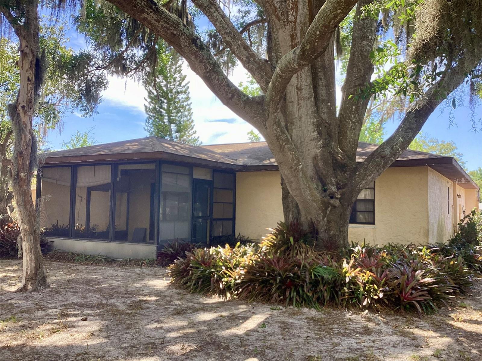 SHADOW LAKES - Residential
