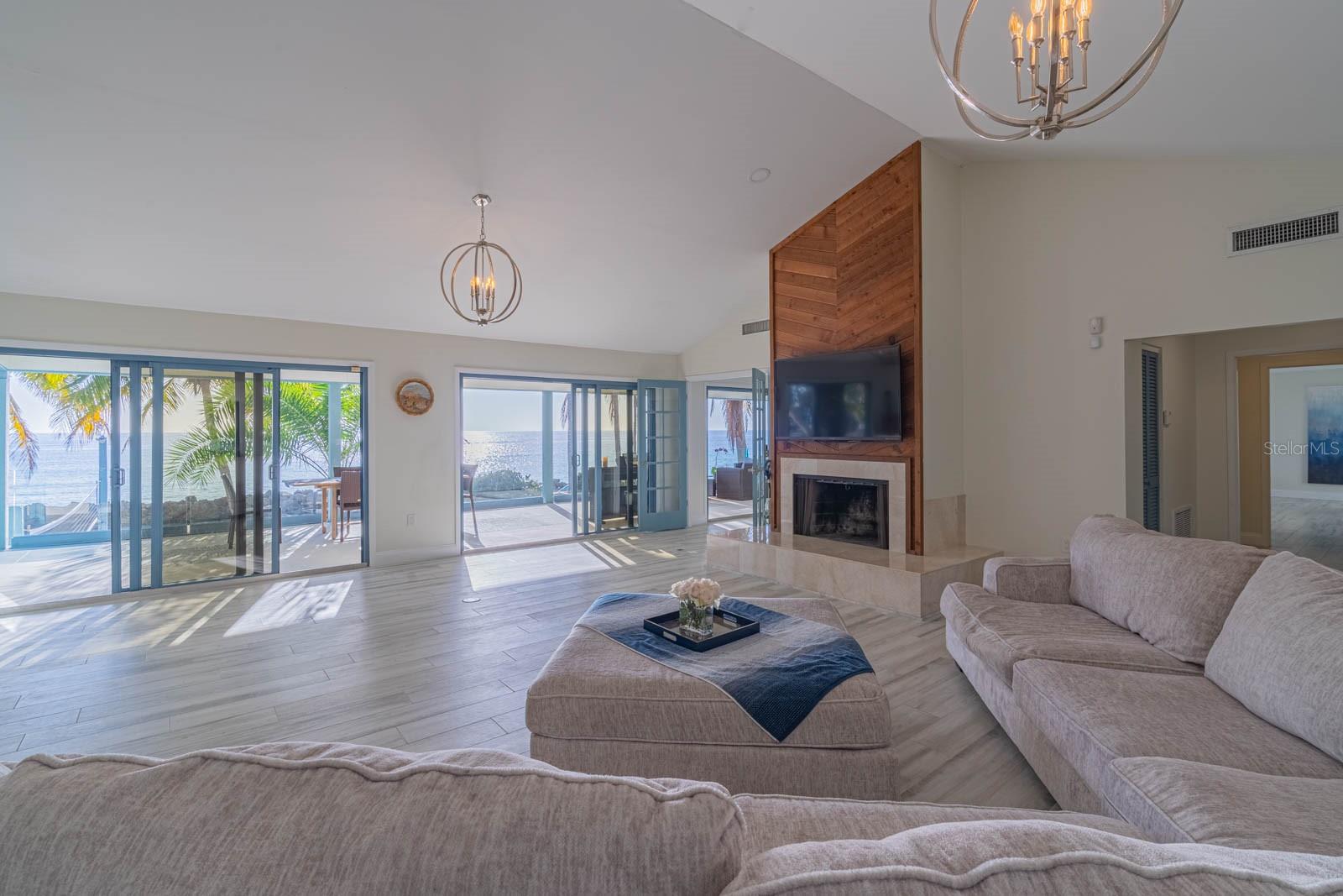 SANDERLING CLUB - Residential