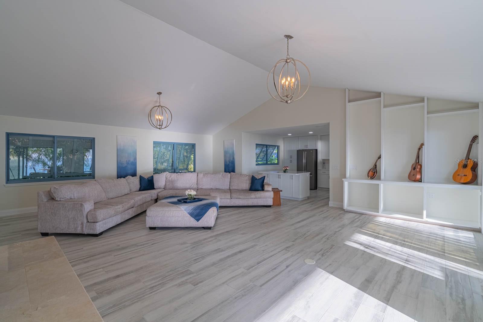 SANDERLING CLUB - Residential