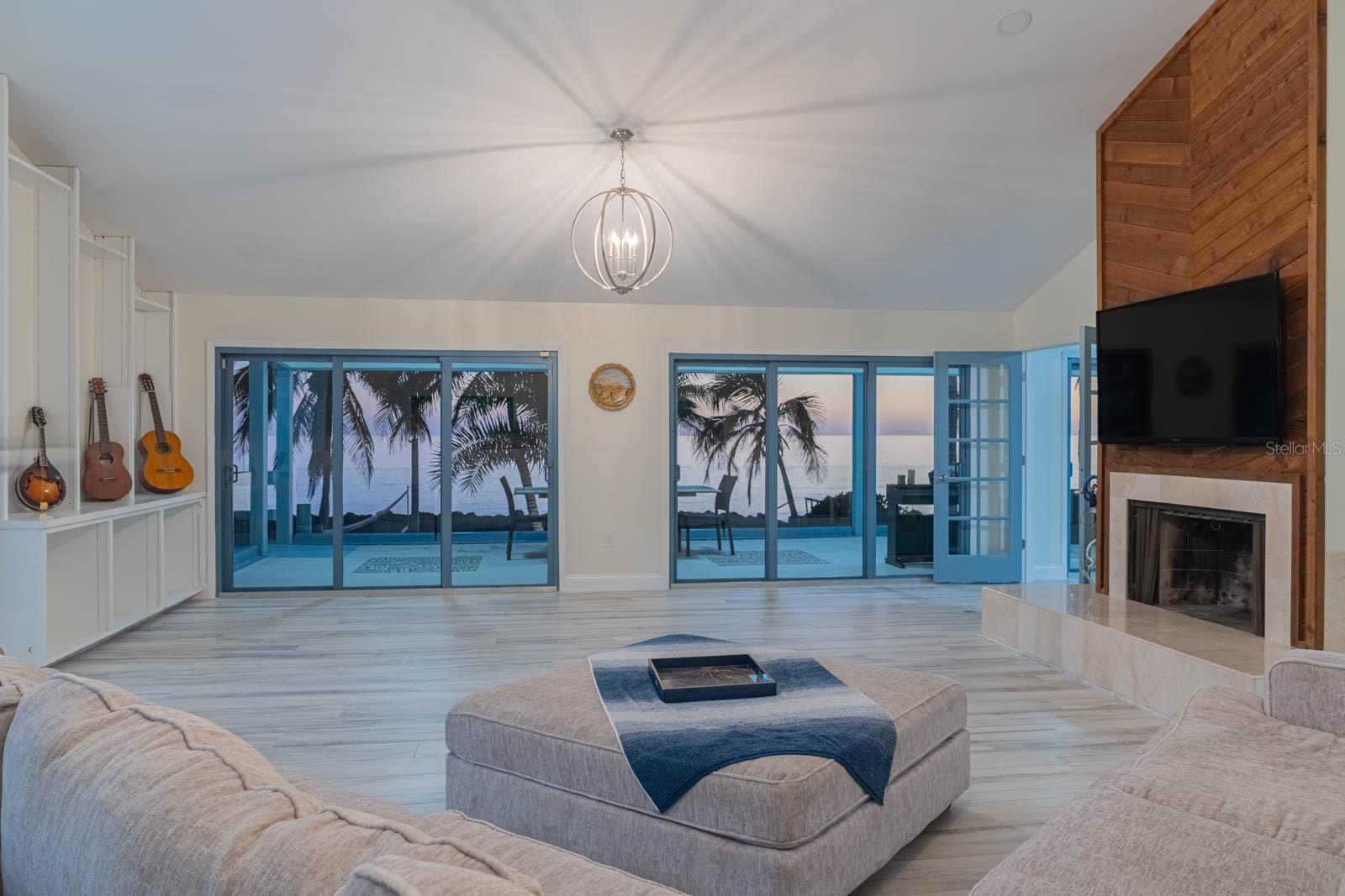 SANDERLING CLUB - Residential