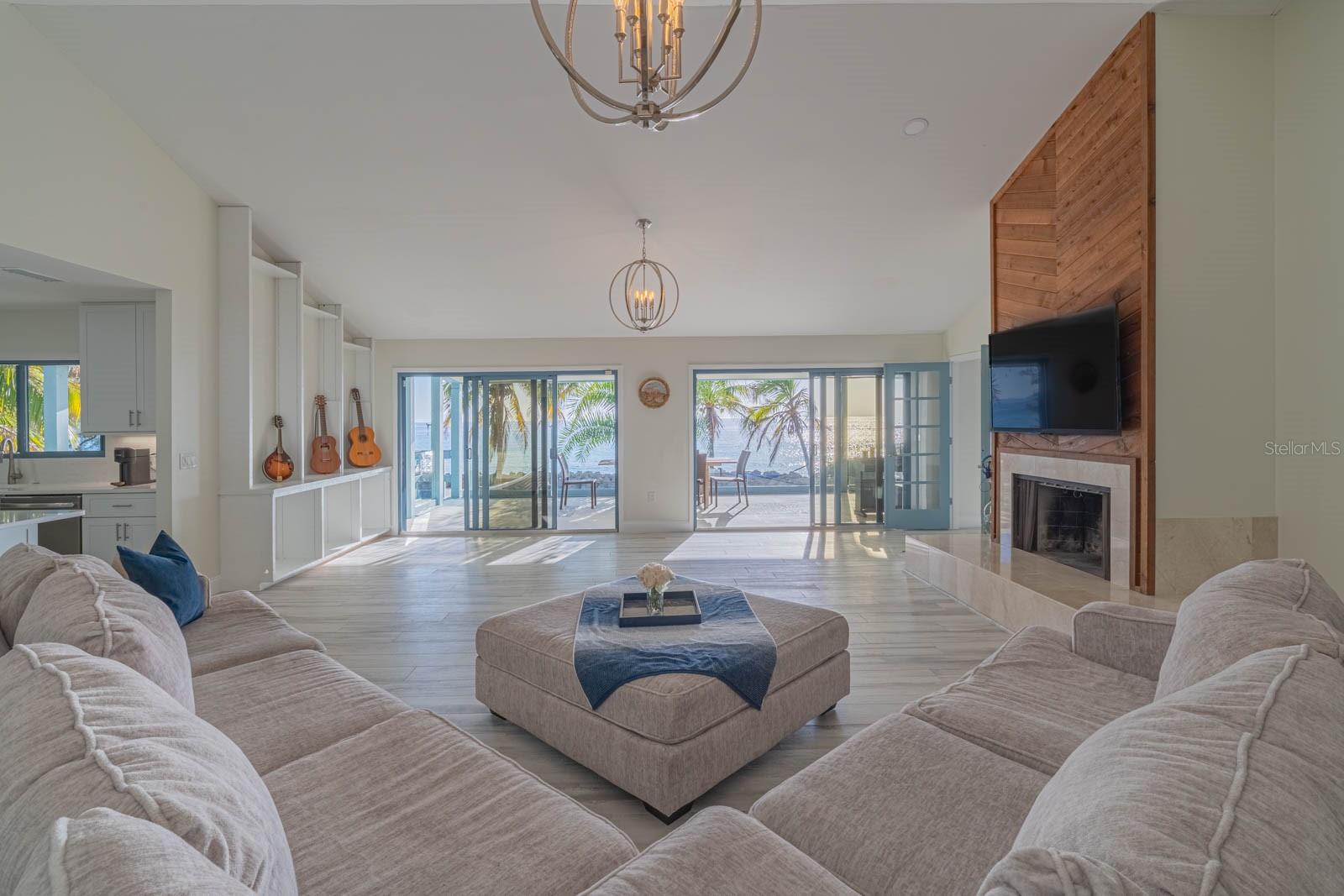 SANDERLING CLUB - Residential