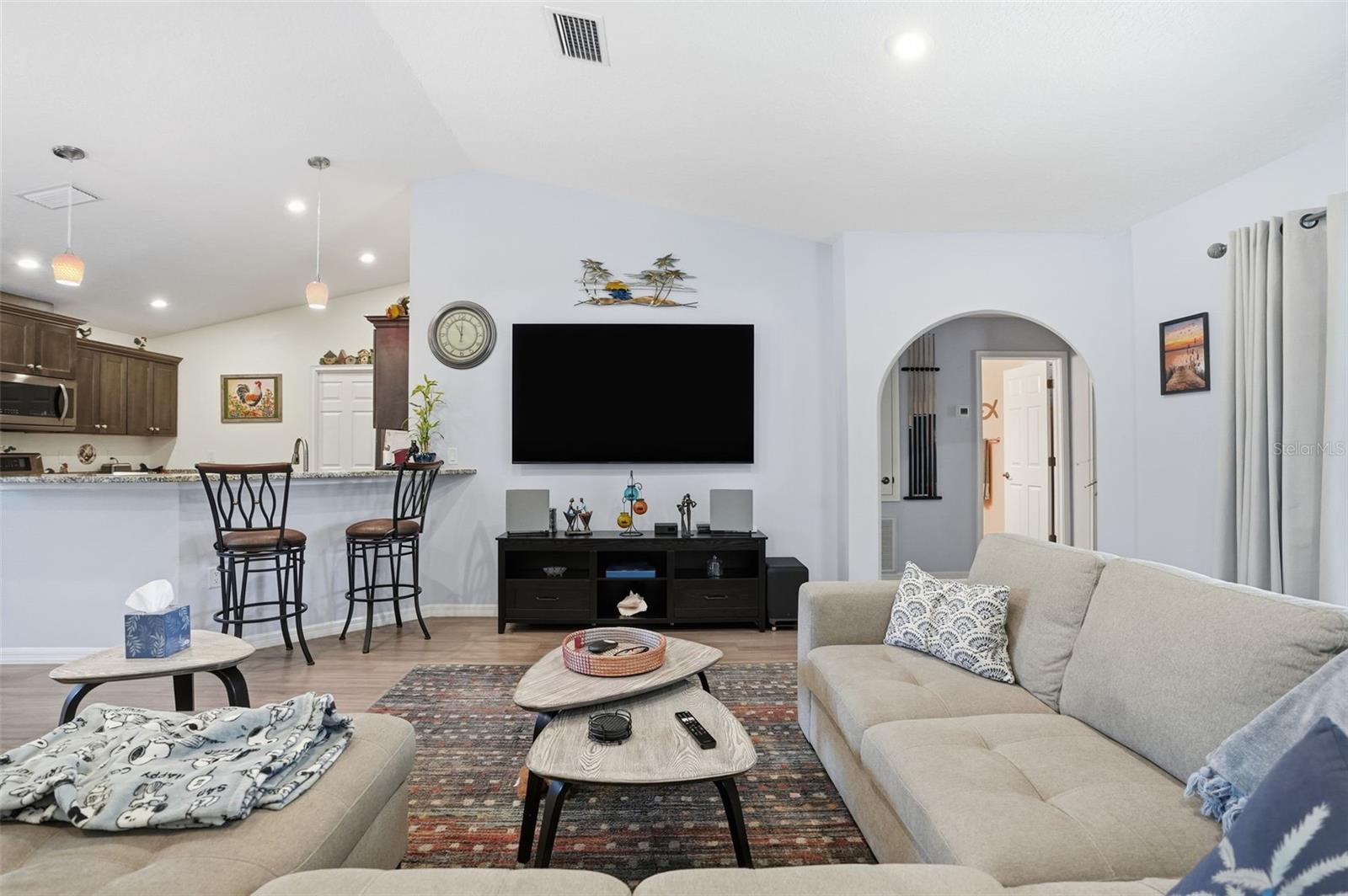 ROYAL HIGHLANDS - Residential