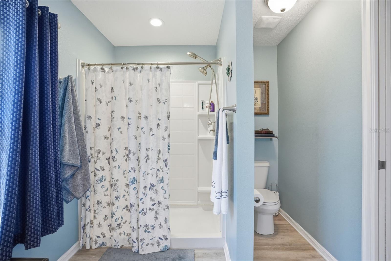 ROYAL HIGHLANDS - Residential