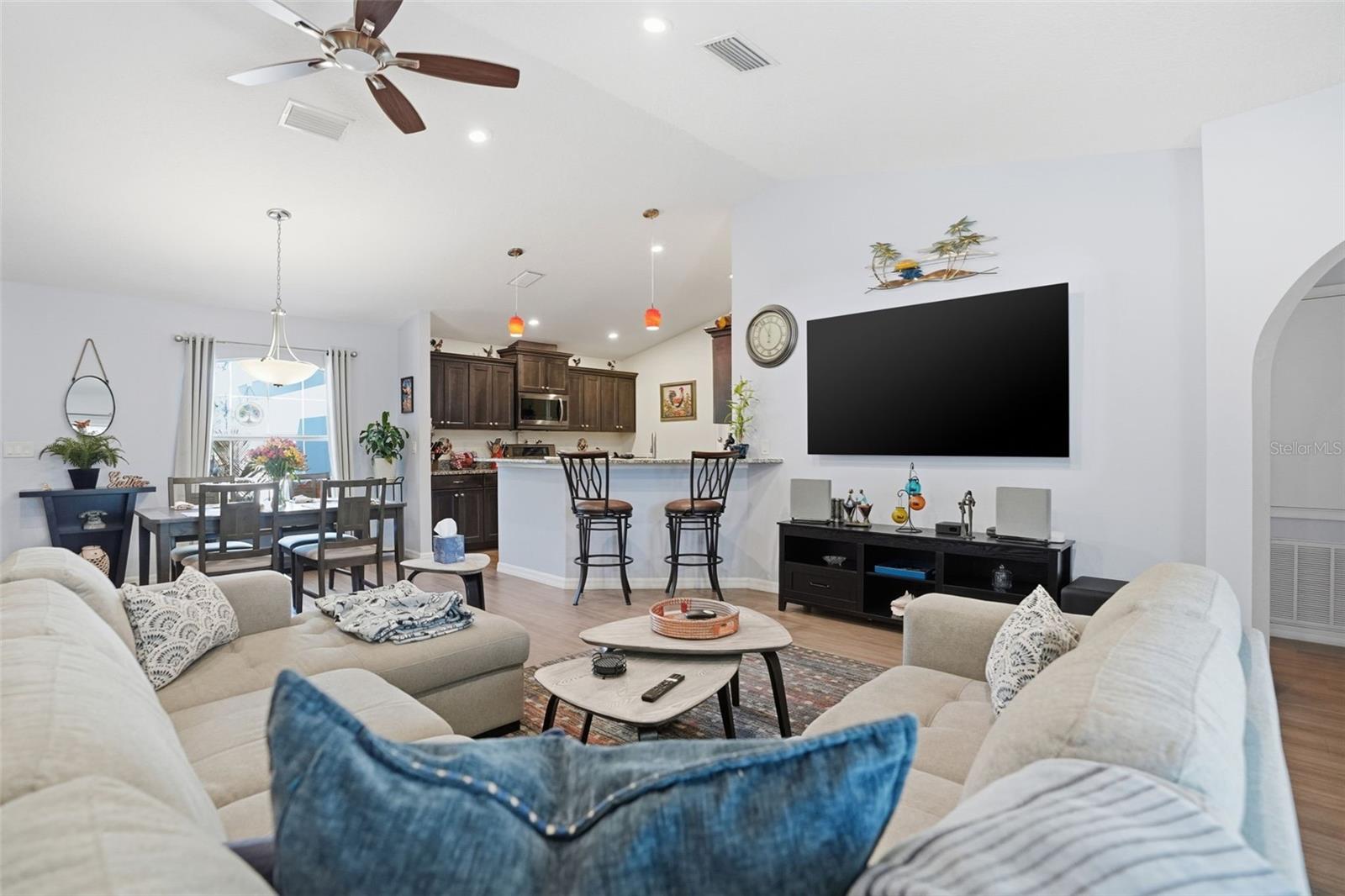 ROYAL HIGHLANDS - Residential