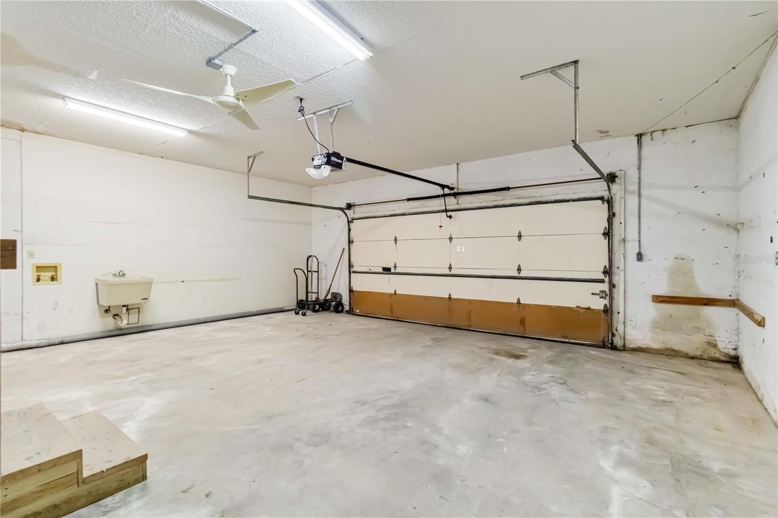 RACQUET CLUB VILLAS AMD - Residential