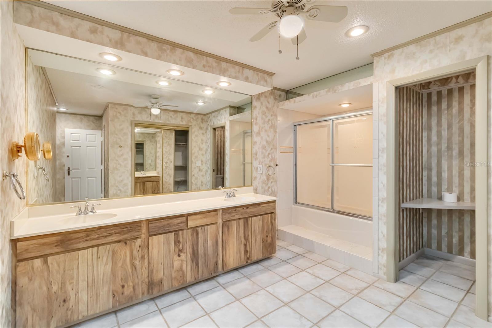 RACQUET CLUB VILLAS AMD - Residential