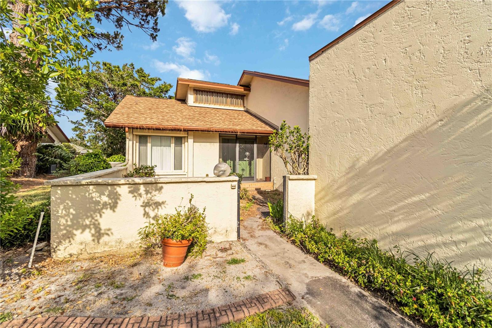 6203 COURTSIDE DRIVE 21