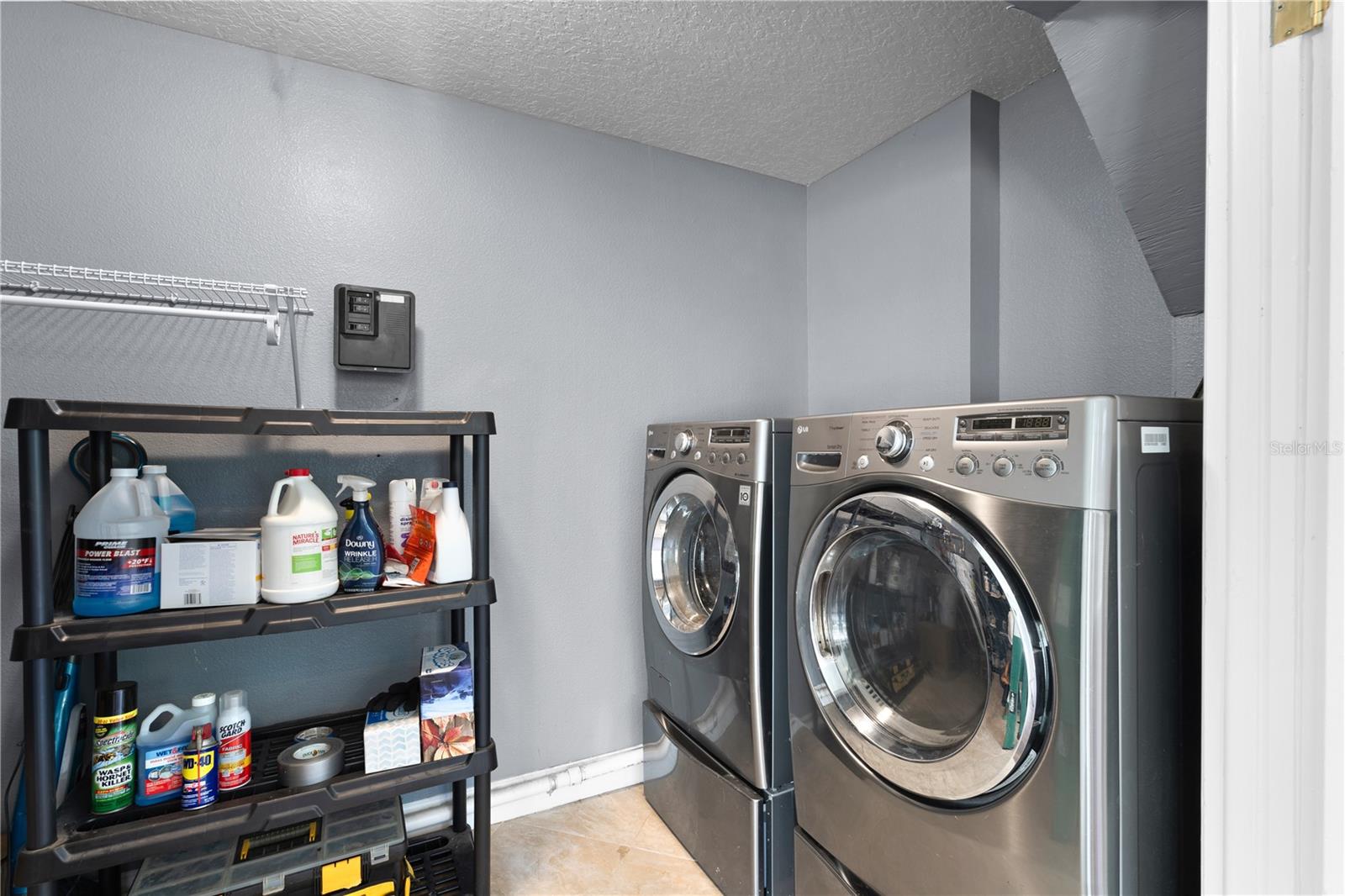 PRAIRIE LAKE MANORS - Residential