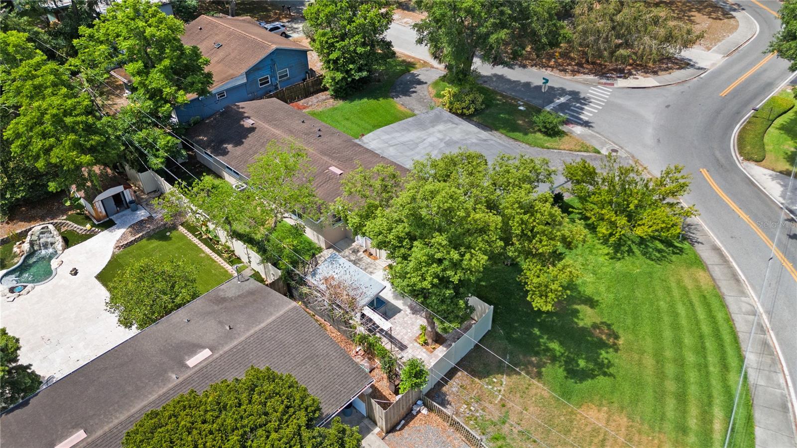 PRAIRIE LAKE MANORS - Residential