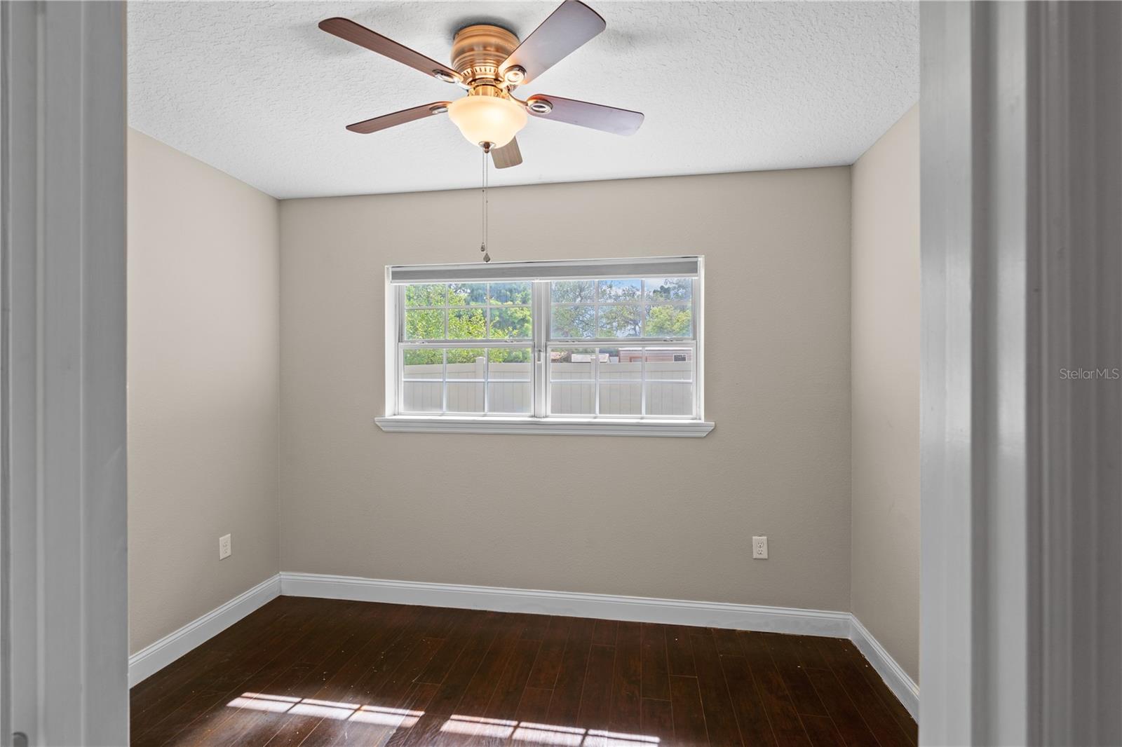 PRAIRIE LAKE MANORS - Residential