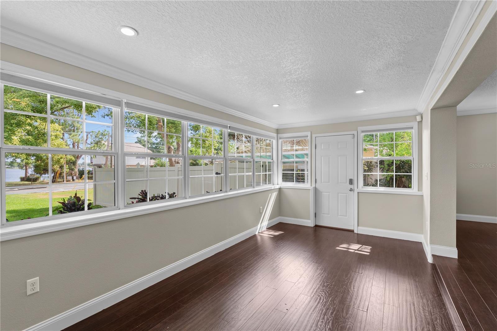 PRAIRIE LAKE MANORS - Residential