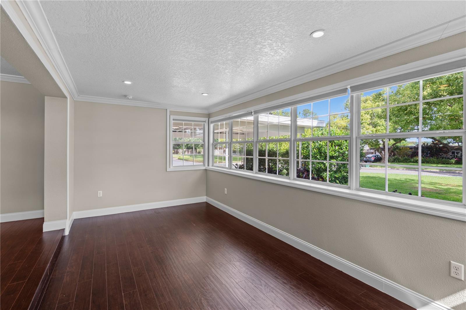 PRAIRIE LAKE MANORS - Residential